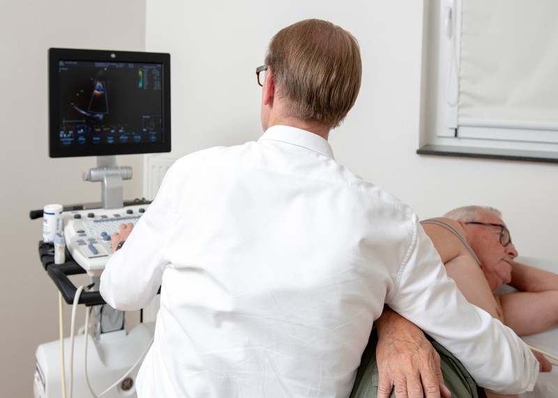 Transösophageale Echokardiographie | Kardiologie Dr. Brück, Erkelenz